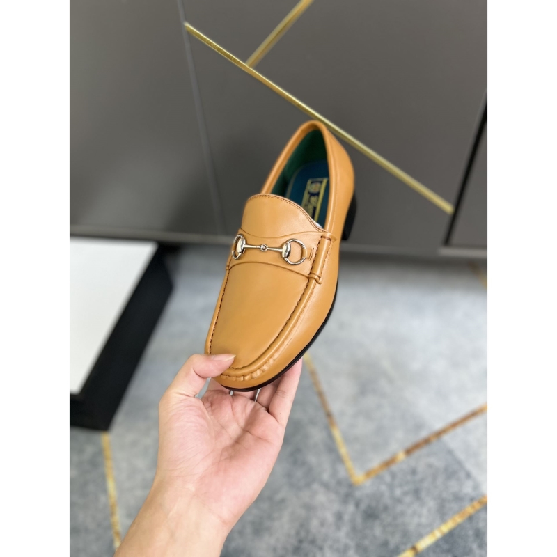 G*u*i leather shoes